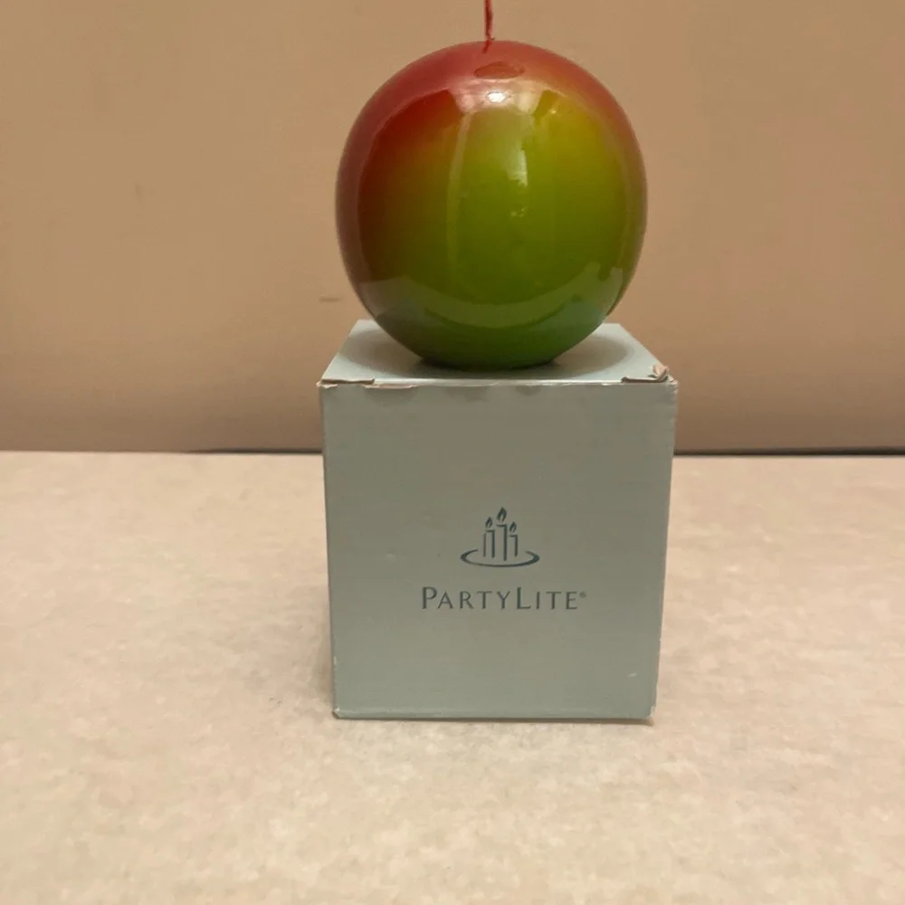 PartyLite Two-Tone Pink and Green Spherical Candle